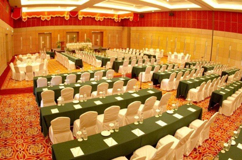 Grand Suka Hotel Pekanbaru Exterior foto